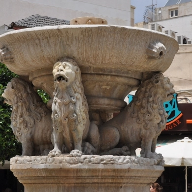 Lions Square